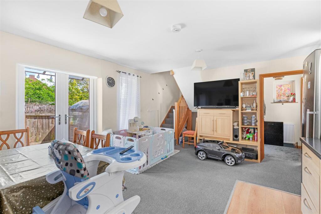 House in Kettering, Avondale - View 5