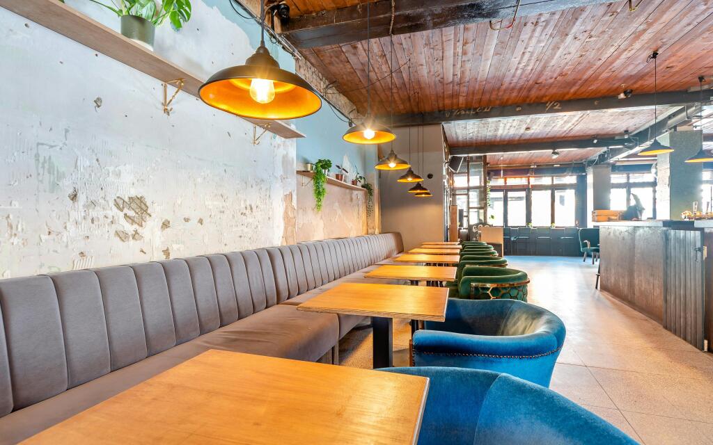 8689817-interior07.jpg