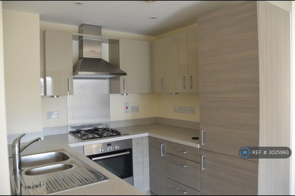 Apartment in Kingston upon Thames, Norbiton - View 5