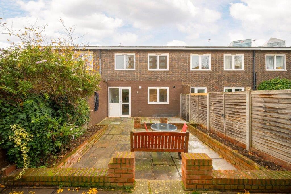 Smythe Street, Poplar, London, E14 photo 4