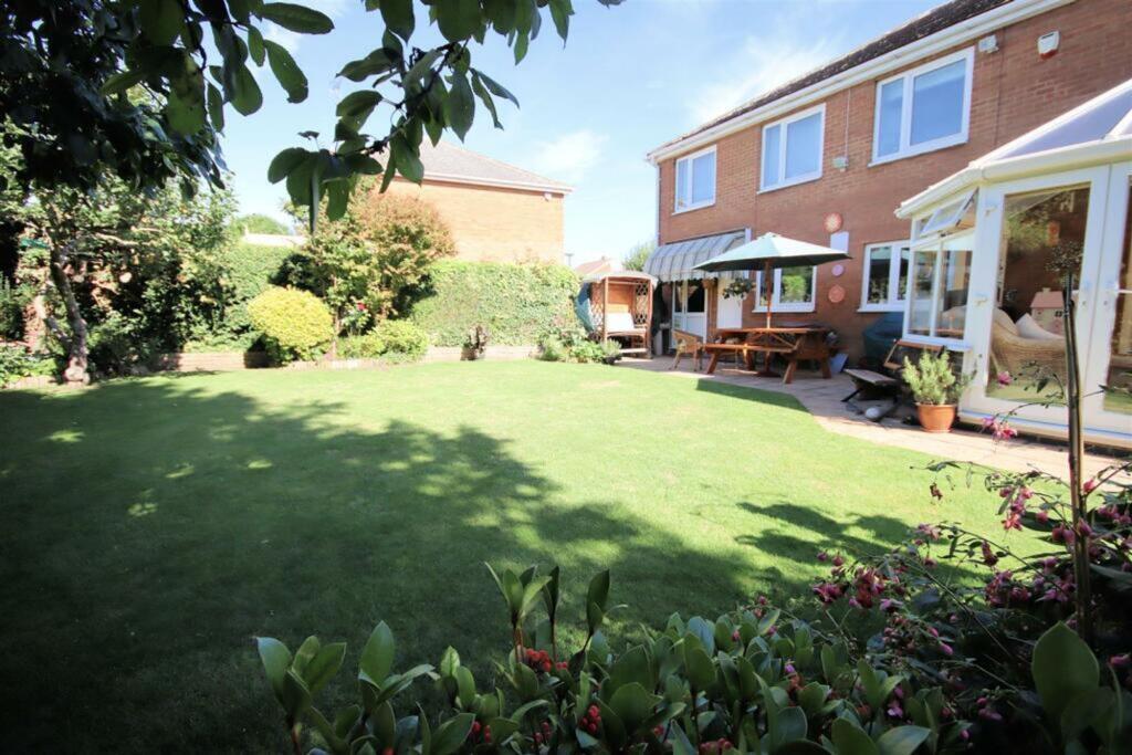 House in Luton, Biscot - View 4