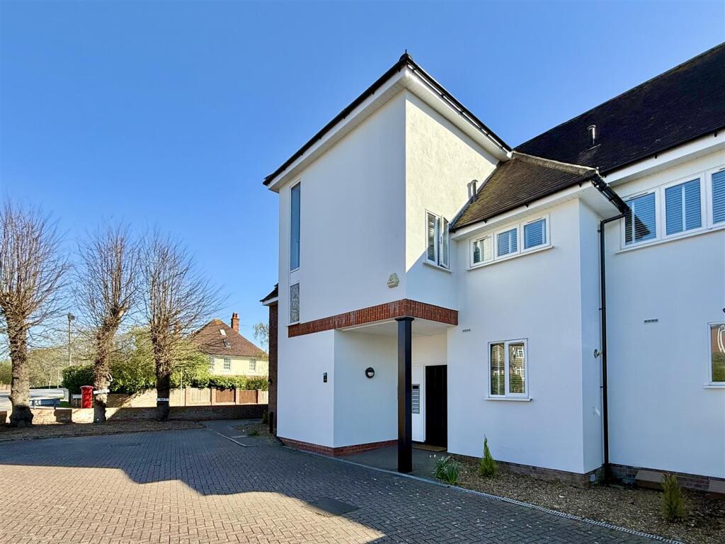 Upleatham House, Roxwell Road, Chelmsford photo 4