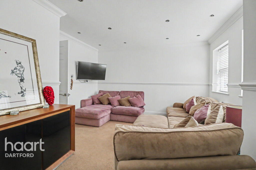 Apartment in Dartford, Kent - View 5