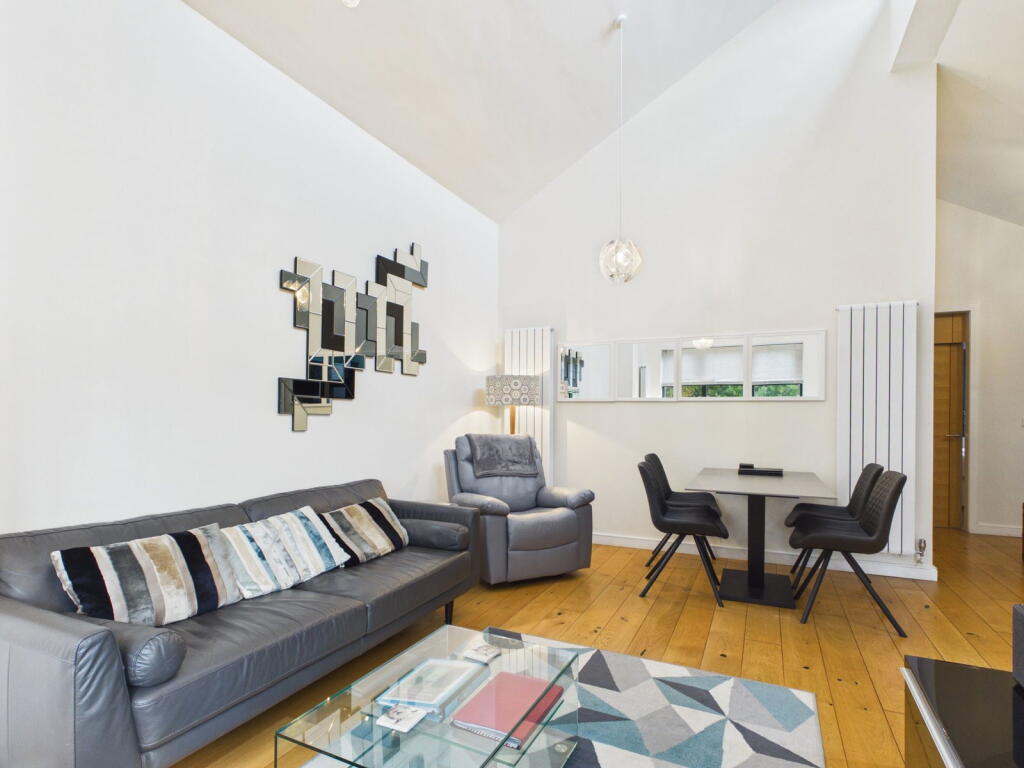 Apartment in Lancaster - More