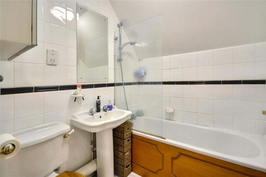 Apartment in Guildford - More