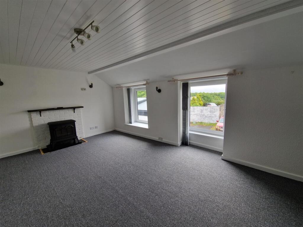 Apartment in Truro - View 3