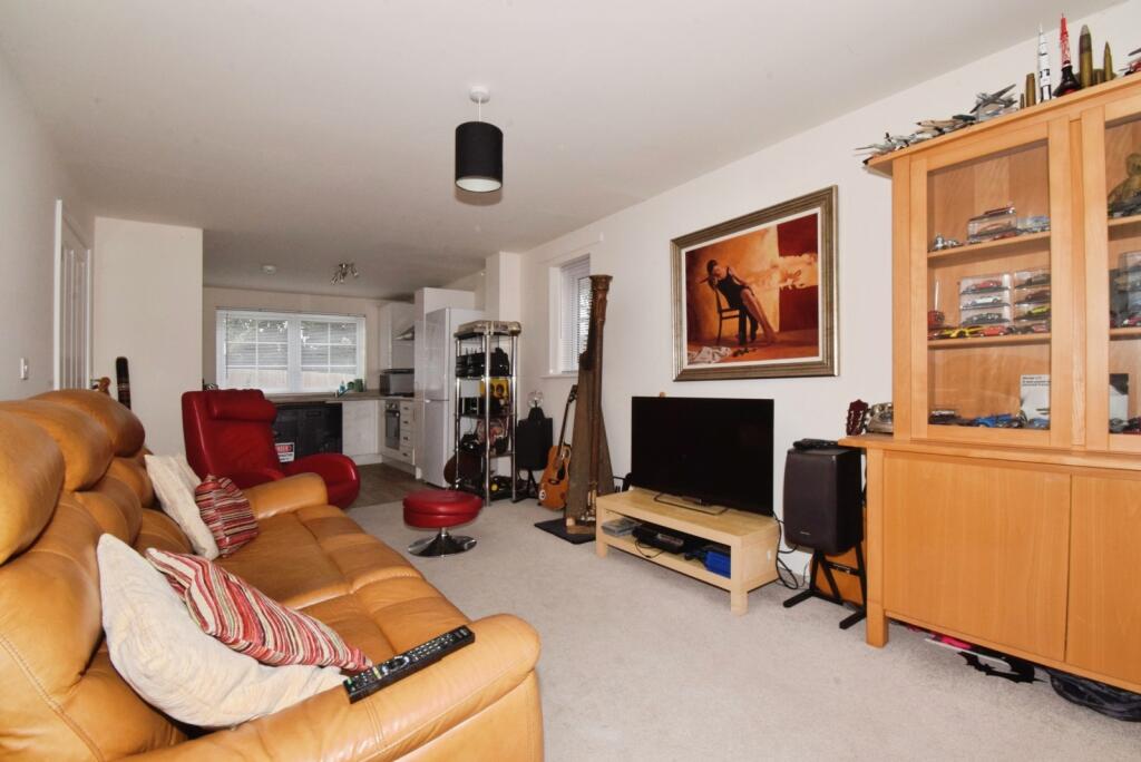 House in Oadby and Wigston, Leicestershire - More