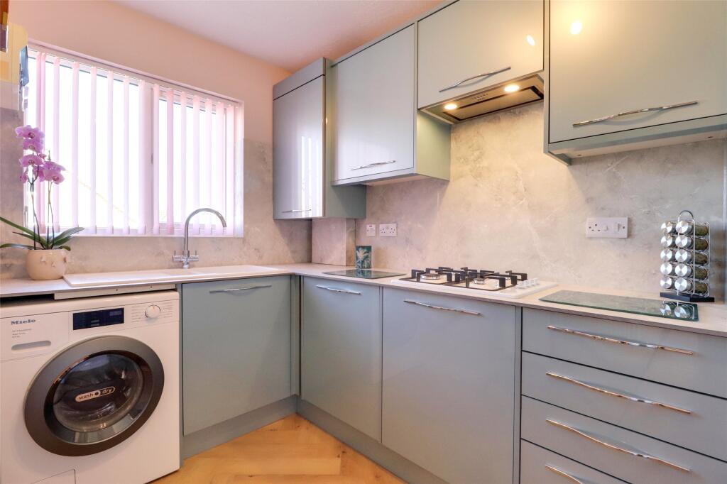 Shoreland Way, Westward Ho!, Bideford, Devon, EX39 photo 3