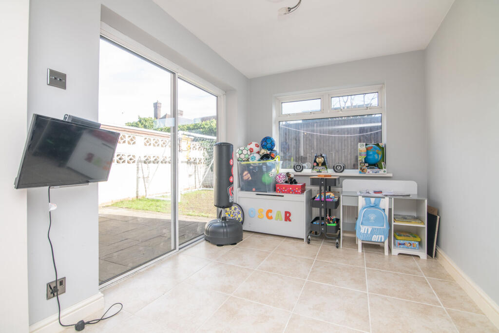 House in Sandwell, Hall End, Lyndon - View 4