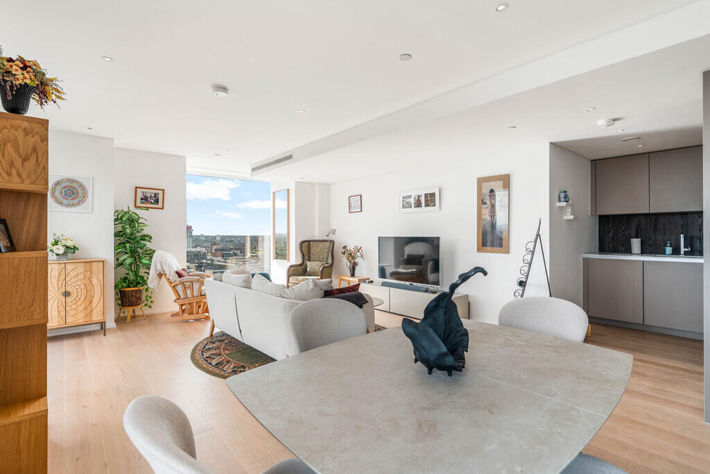 Apartment in London - View 5