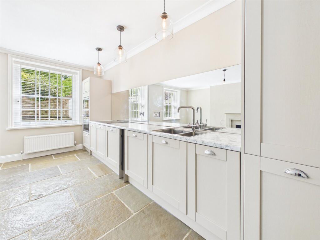 Apartment in Cheltenham, Marle Hill, Prestbury - View 5