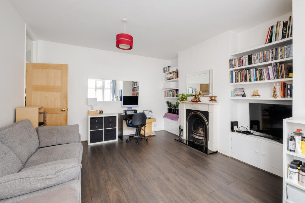 Apartment in London - View 5
