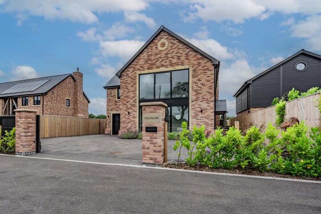 Main image of property: Drumacre Lane East, Longton, PR4