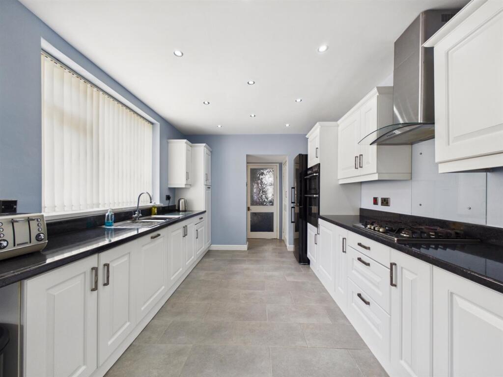 House in North Tyneside, Monkseaton - More