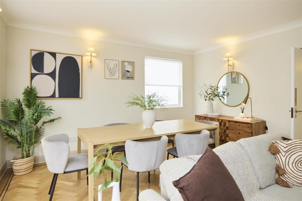 Apartment in London, Paddington - More