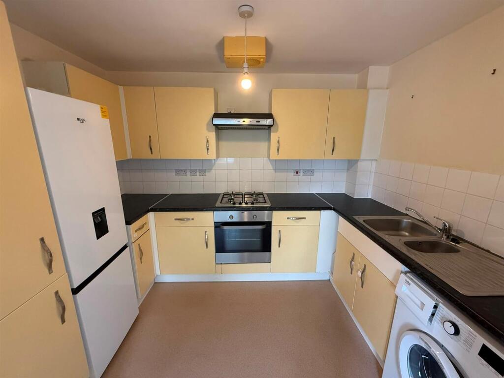 Apartment in Enfield - View 4