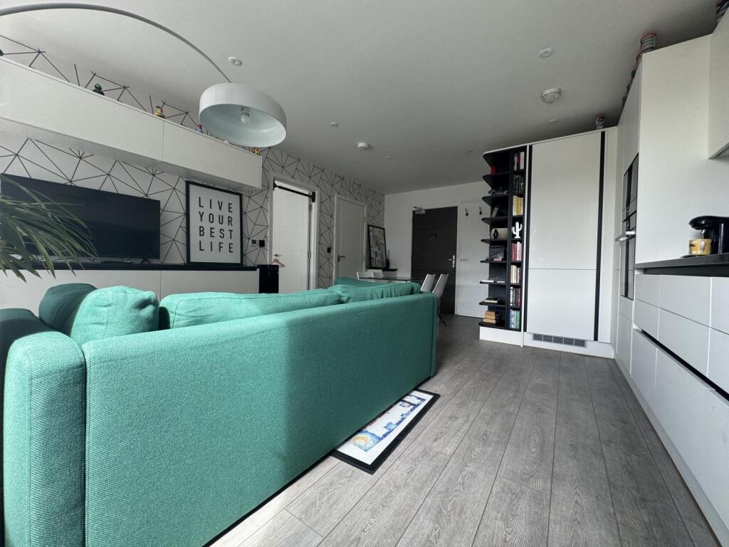 Apartment in Harrow - View 3