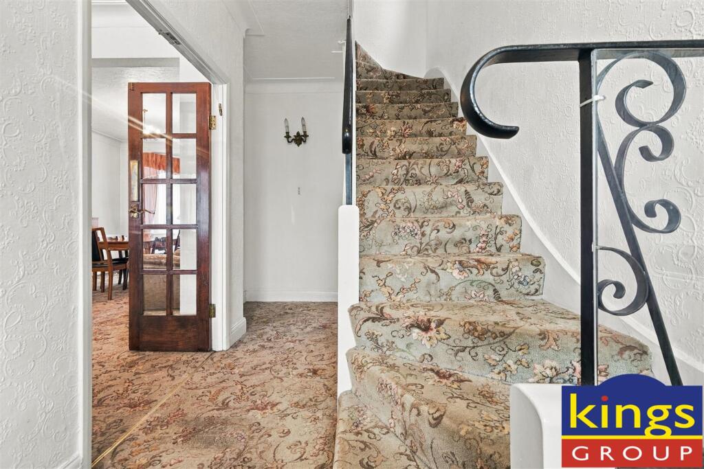 House in London - View 5