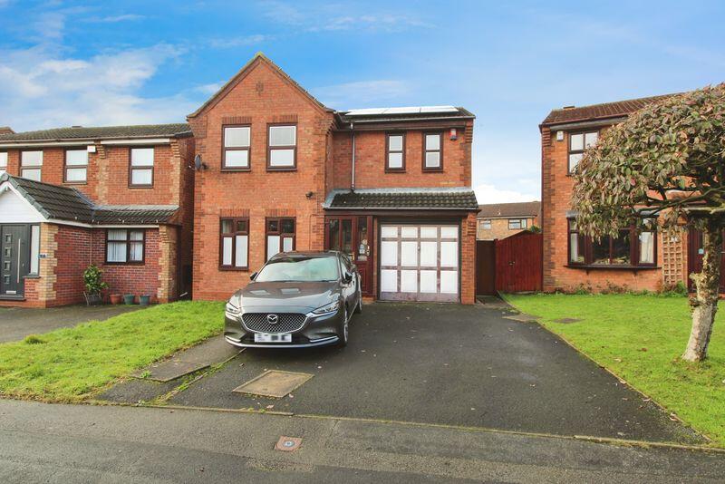 4-bed detached on Swan Pool Grove, Shelfield, WS4 1TD, £360,000