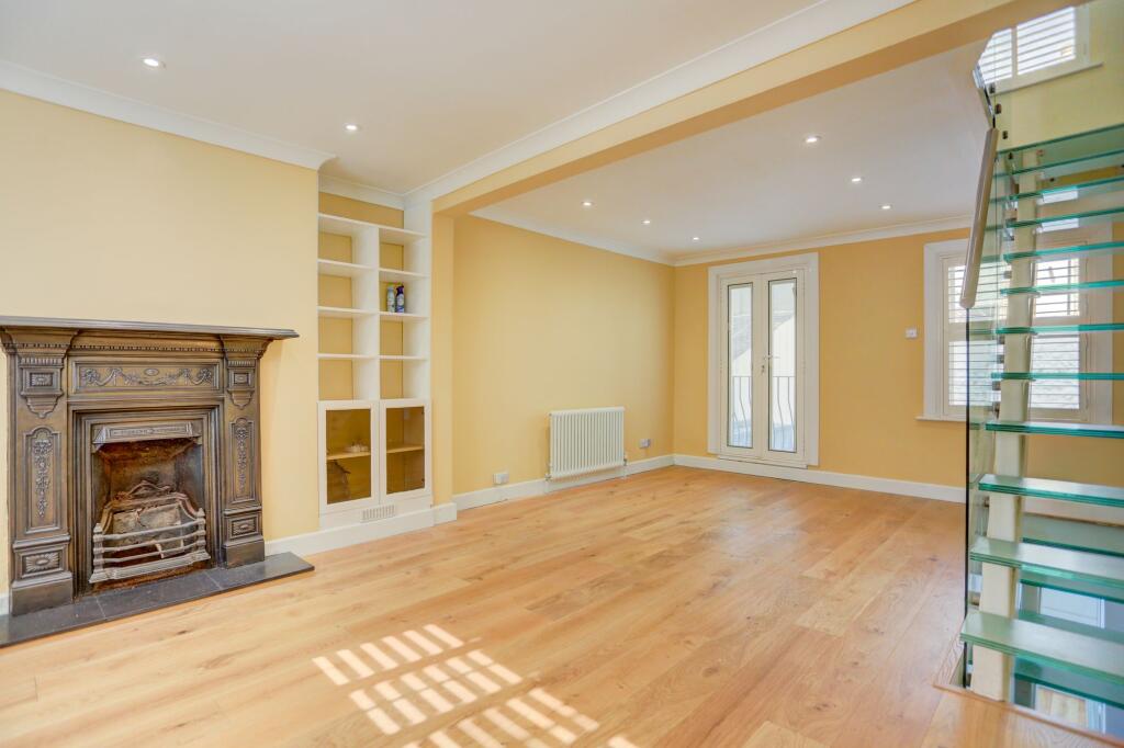 House in Hove, Brighton and Hove - View 2
