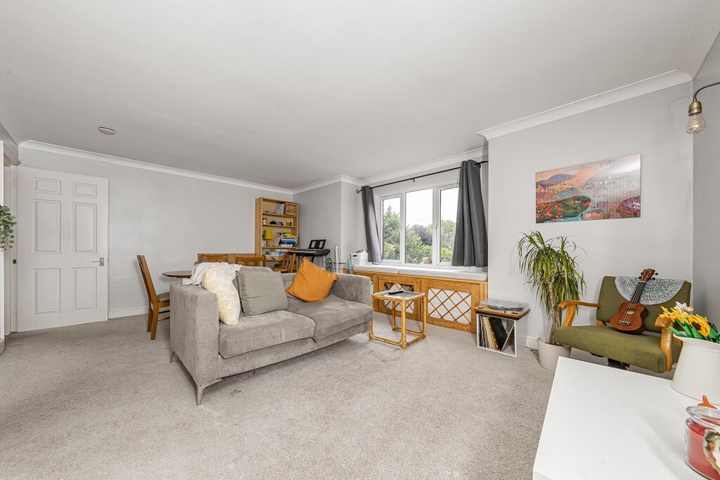 Apartment in Windsor - View 4
