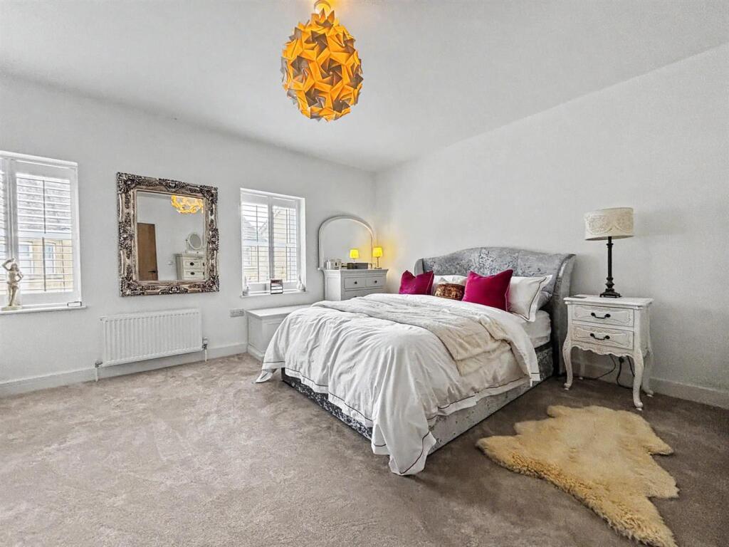 House in Bath - View 2
