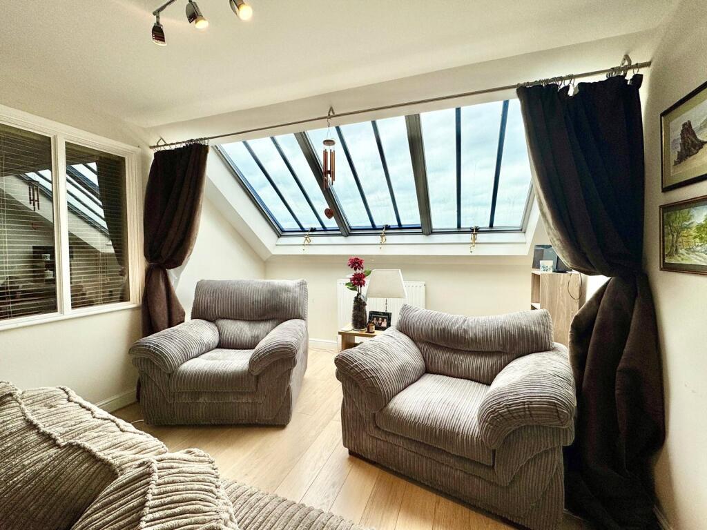Spa Heights, High Street, Llandrindod Wells, Powys photo 4