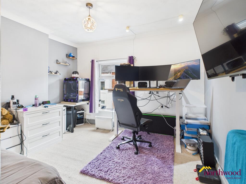 House in Stoke-on-Trent - More