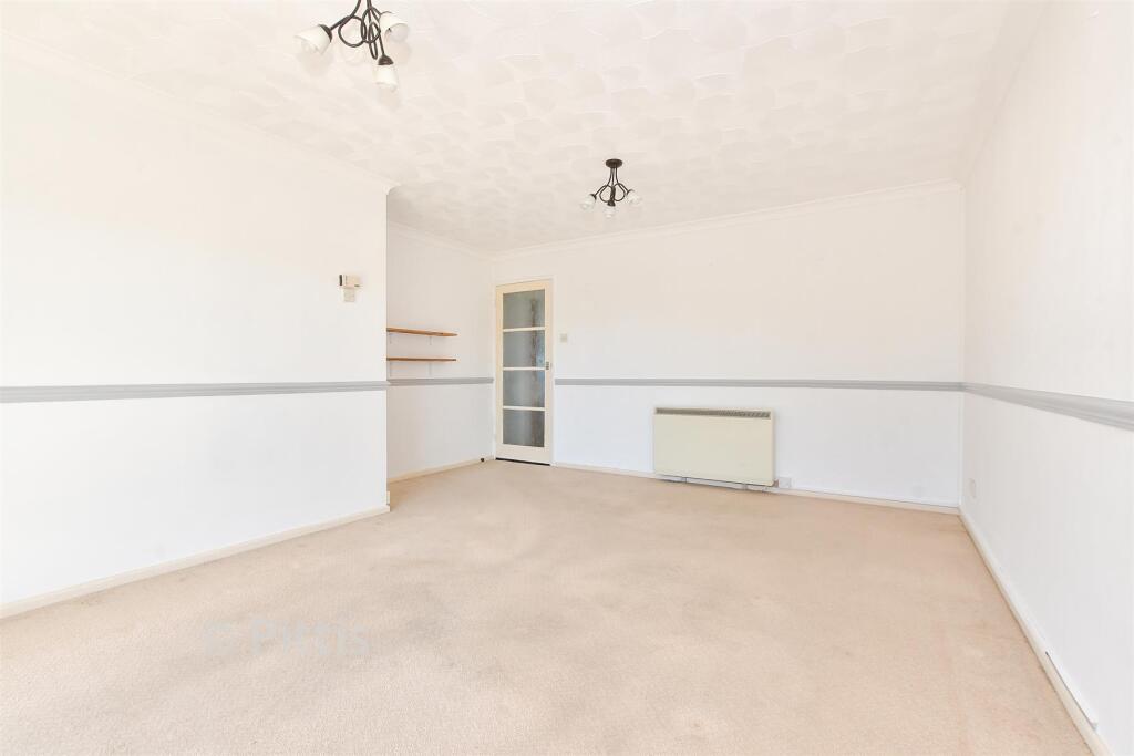 Apartment in Shanklin, Isle of Wight - View 3