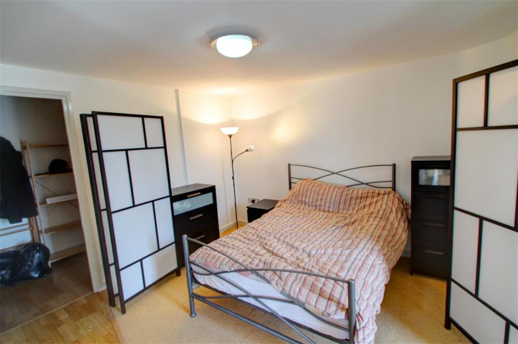 Apartment in Newcastle upon Tyne - View 5