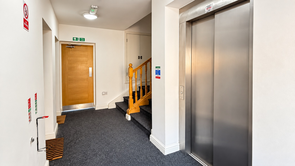 Apartment in Preston - View 4
