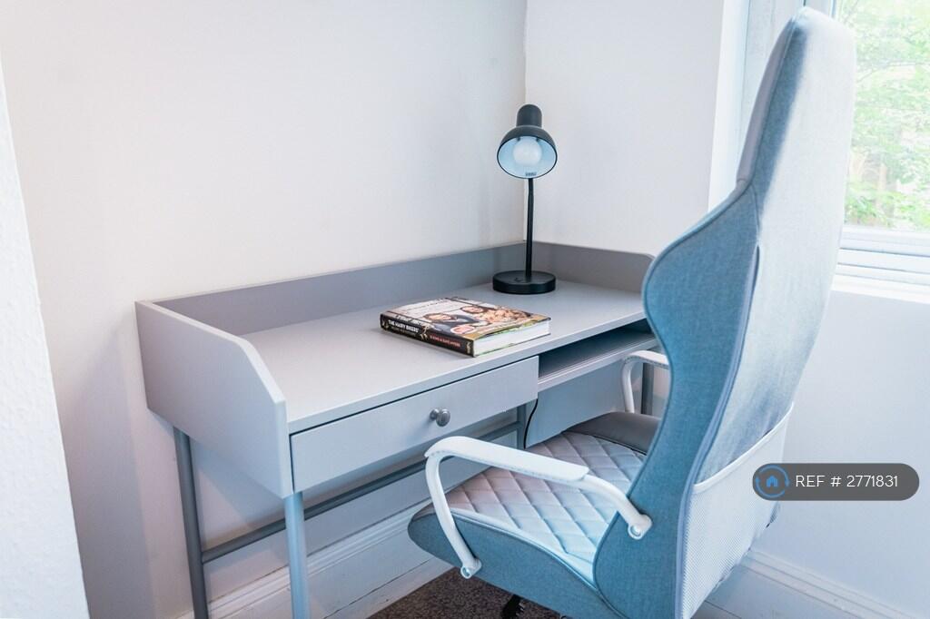 1 bedroom house share for rent