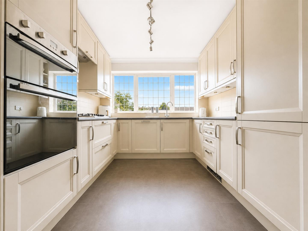 House in Portsmouth - View 3