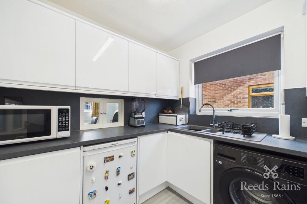 House in Rotherham, Bramley - View 4