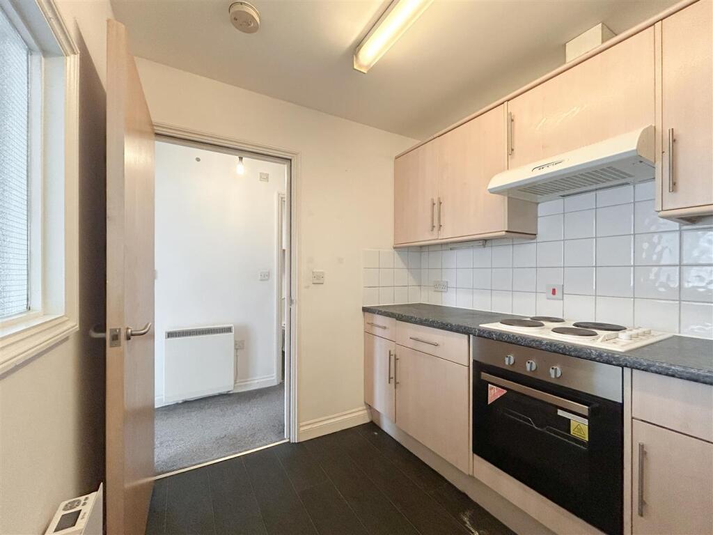 Apartment in Trafford, Greater Manchester - View 4