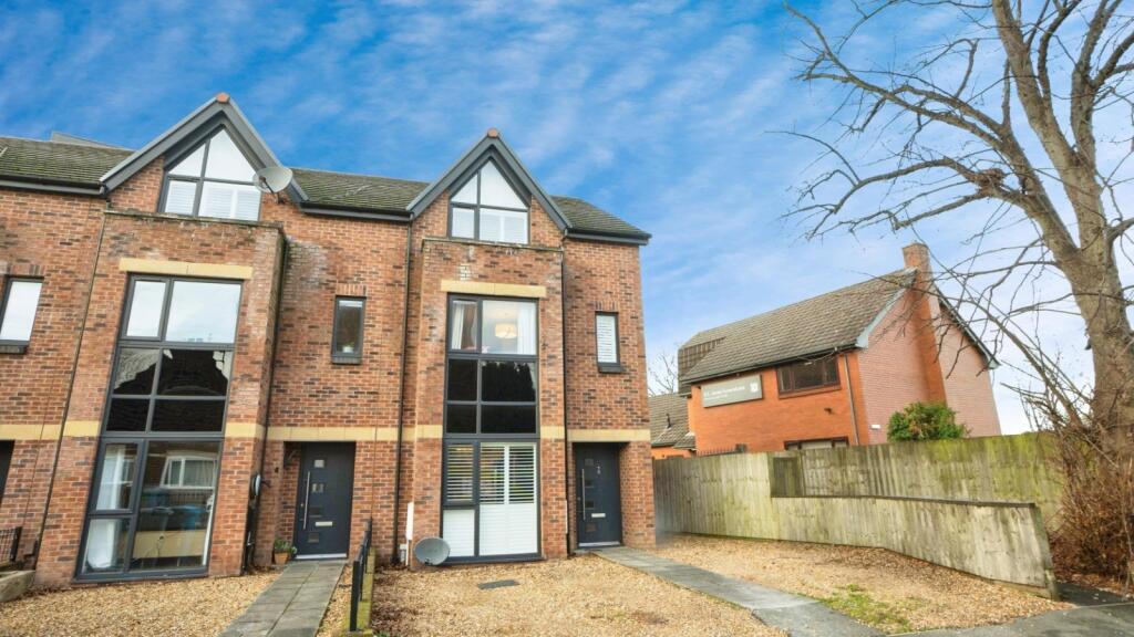 Main image of property: Cranleigh Drive, Sale, Greater Manchester, M33