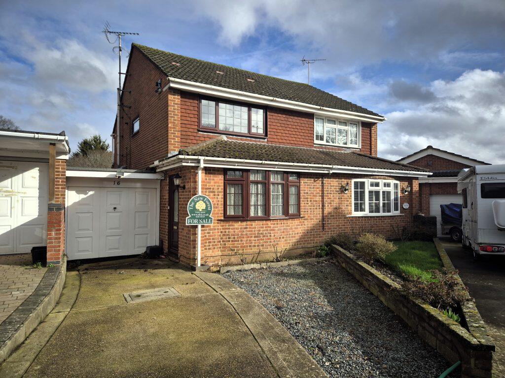 Main image of property: 16 Snellgrove Close, Calmore, Totton, Southampton, SO40 2WD