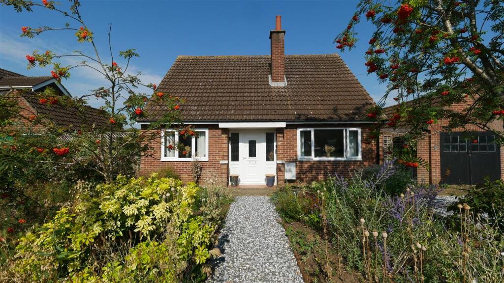 Main image of property: Weir Road, Hemingford Grey