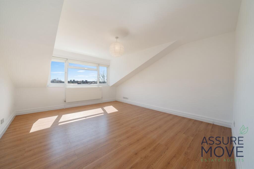 Apartment in London - View 5
