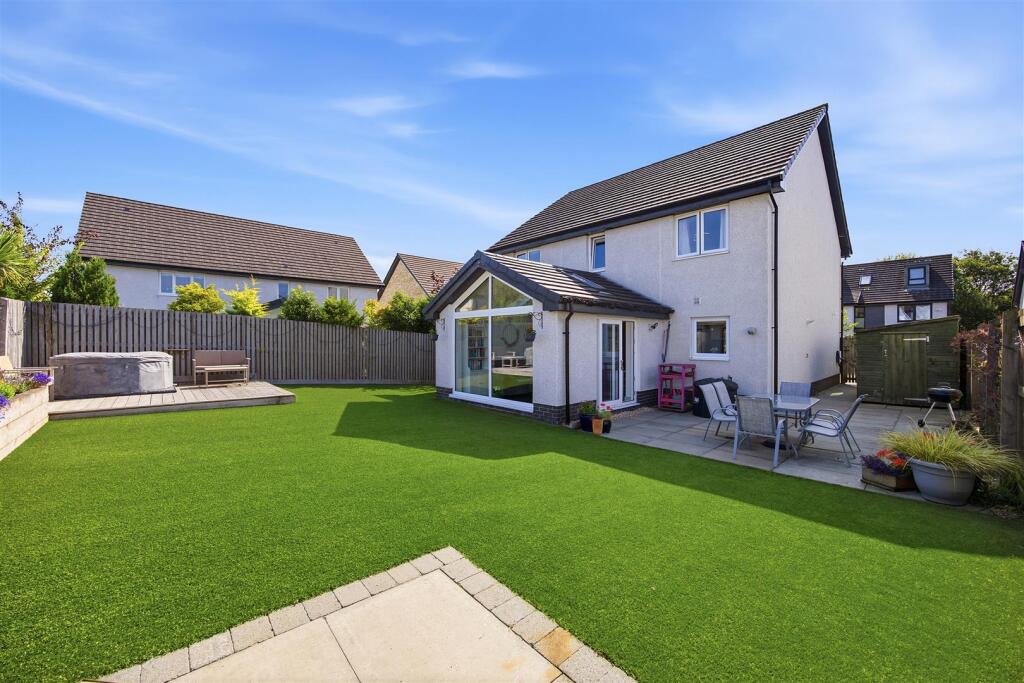 House in Glasgow, East Dunbartonshire - View 2