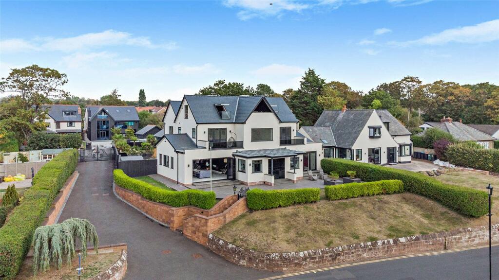 Main image of property: The Parade, Parkgate, Neston, Cheshire, CH64