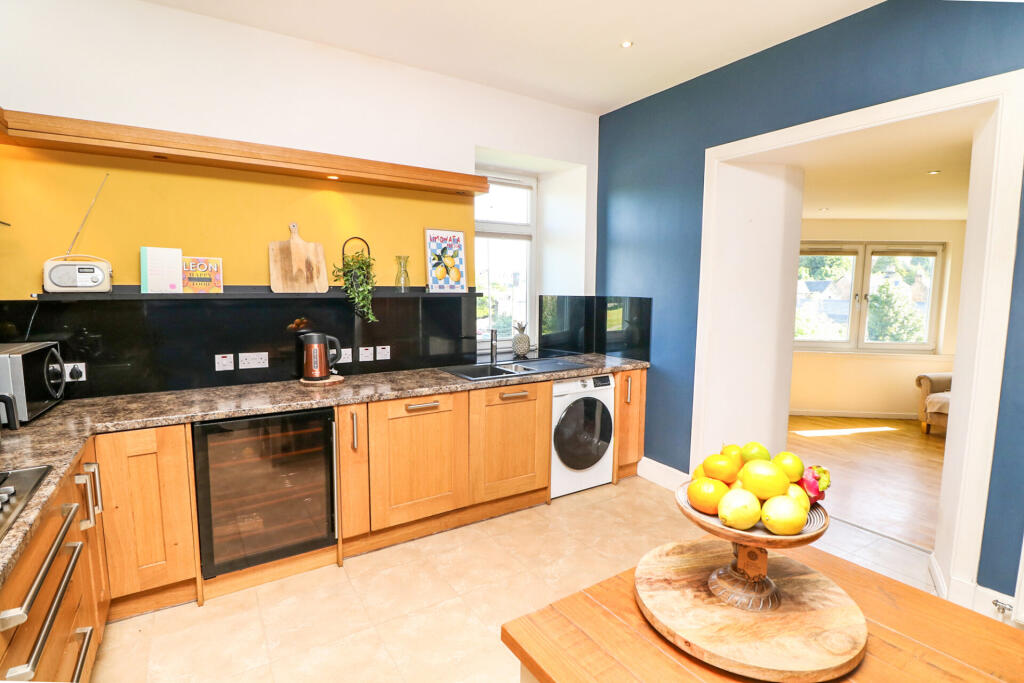 Apartment in Falkirk, Woodlands - View 4