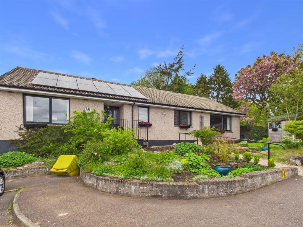 Main image of property: 16 Sidlaw Crescent, Alyth, Blairgowrie, PH11 8BL