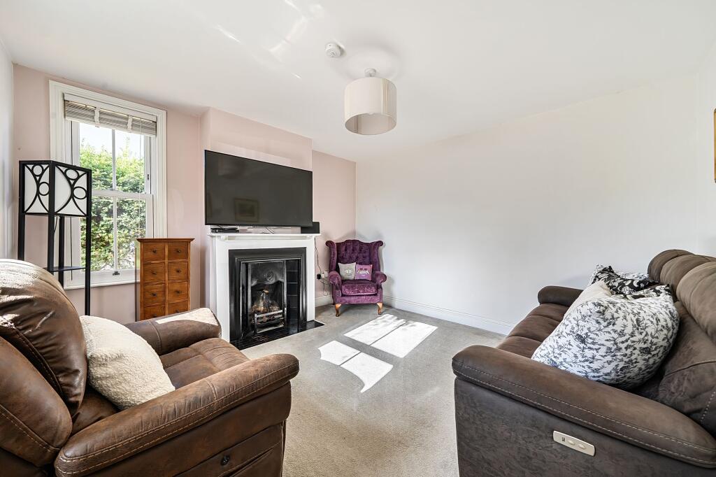 House in Salisbury, Wiltshire - More