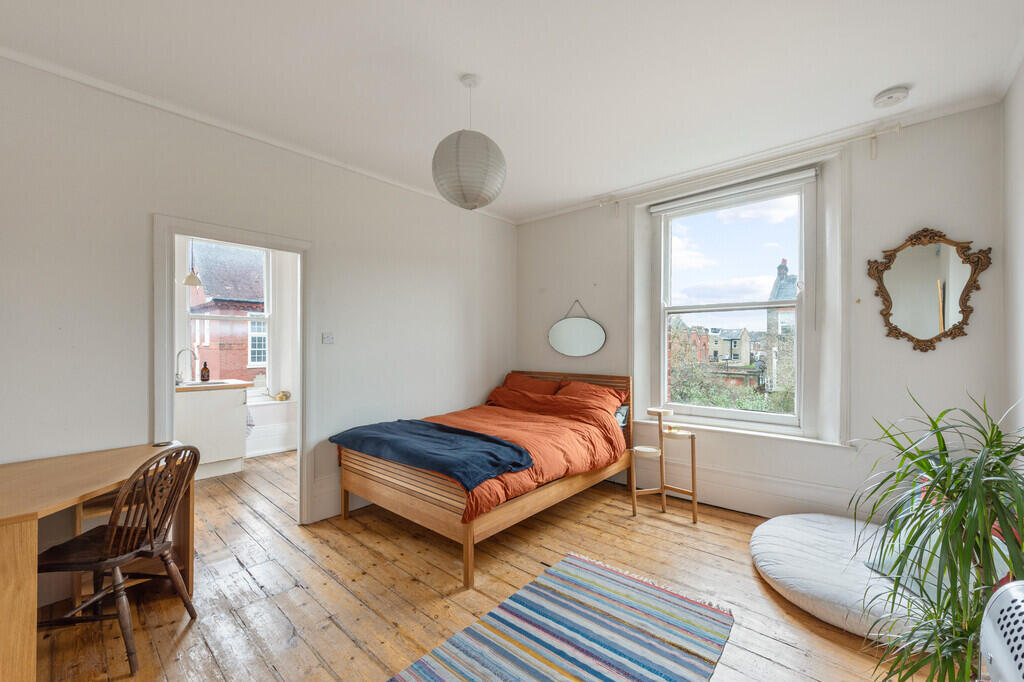 Apartment in London - More
