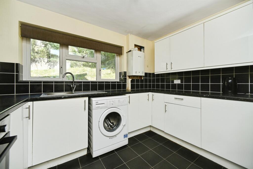 Apartment in Brighton - View 5