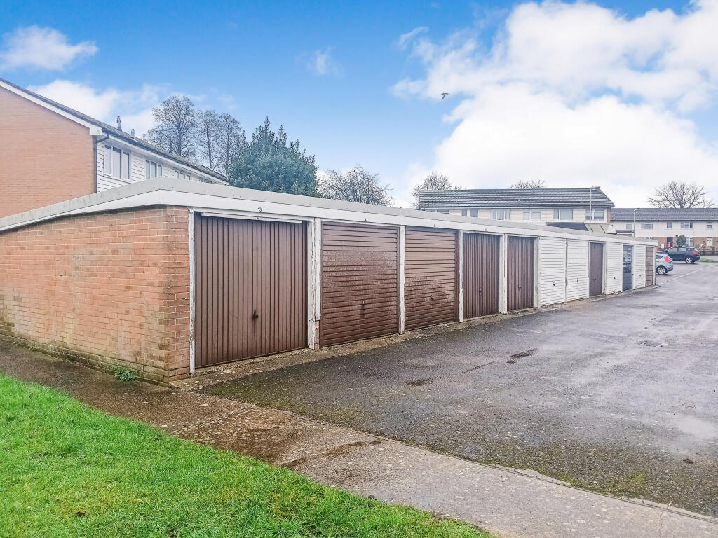 Colenzo Drive Forecourt, Andover, Hampshire SP10 1LF - View 4