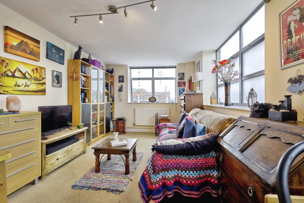 Apartment in Northampton, West Northamptonshire - View 4