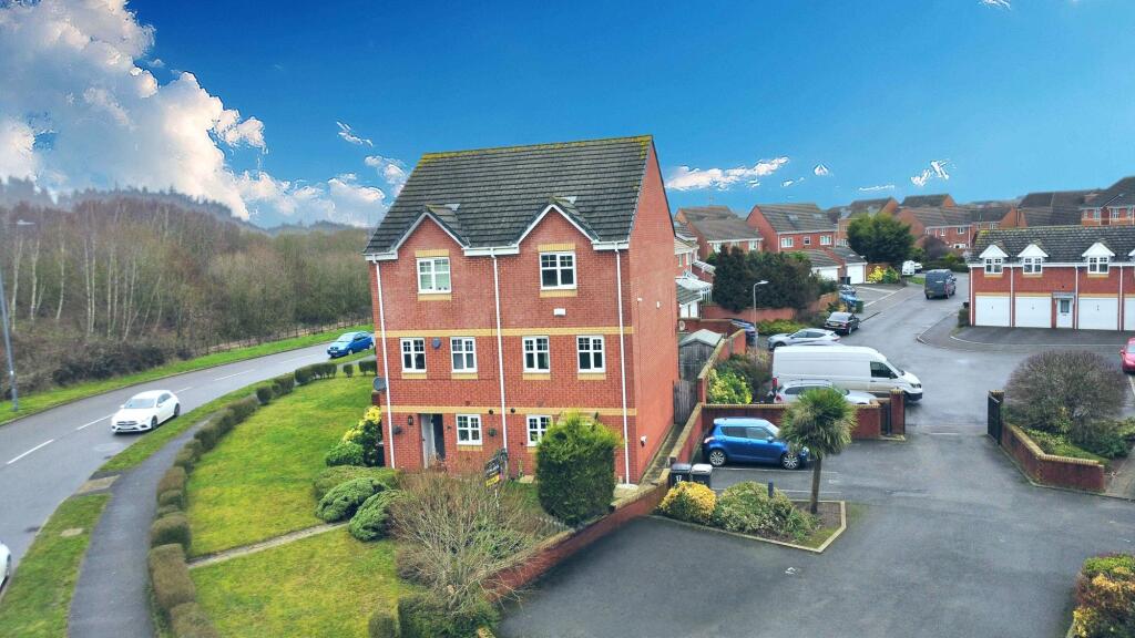 Main image of property: Walsingham Drive, Nuneaton, CV10