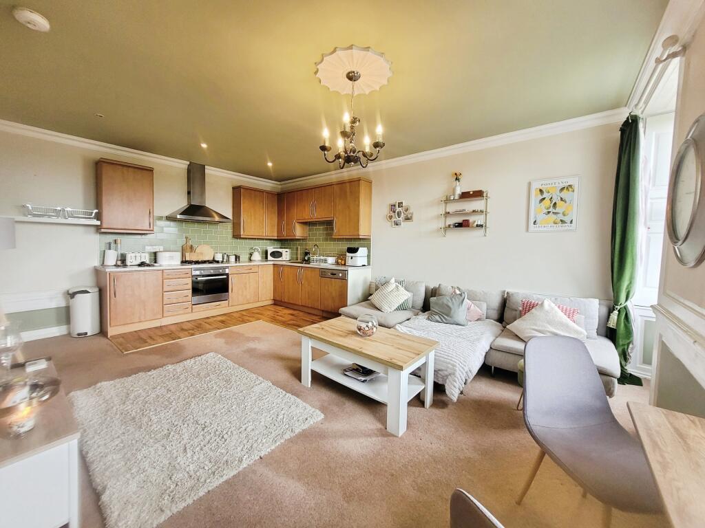 Apartment in Leeds, Great and Little Preston - View 4